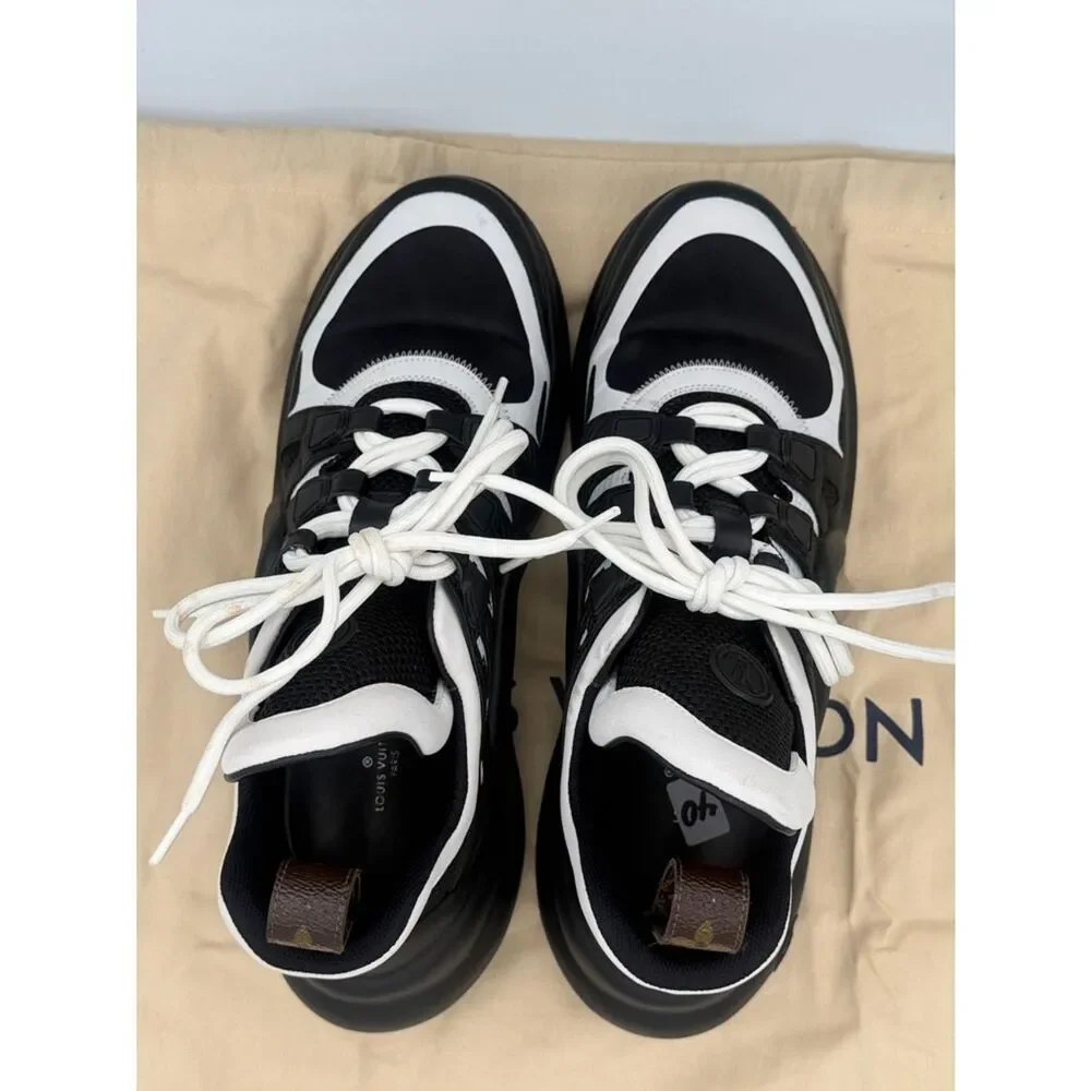 Louis Vuitton excellent without